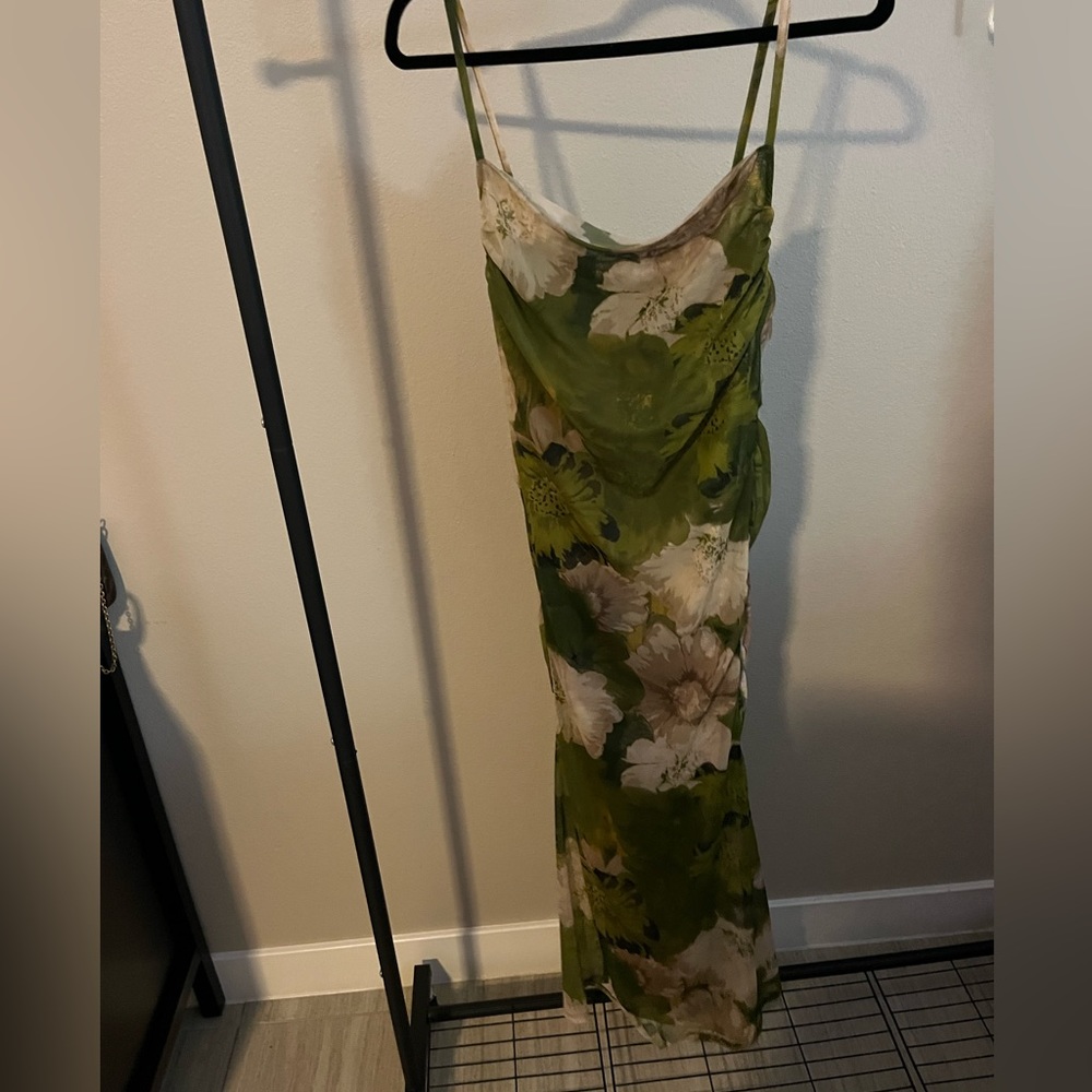 Green Floral Zara Dress 👗 New without Tags!!